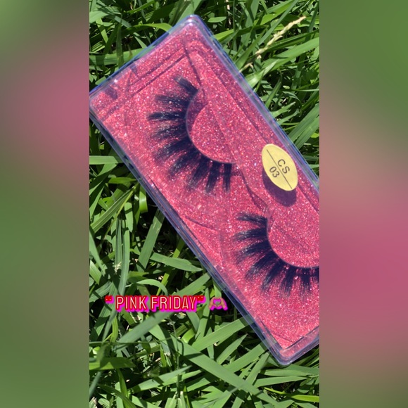 Beautiful Lashes 🫶🏽 - Picture 4 of 12